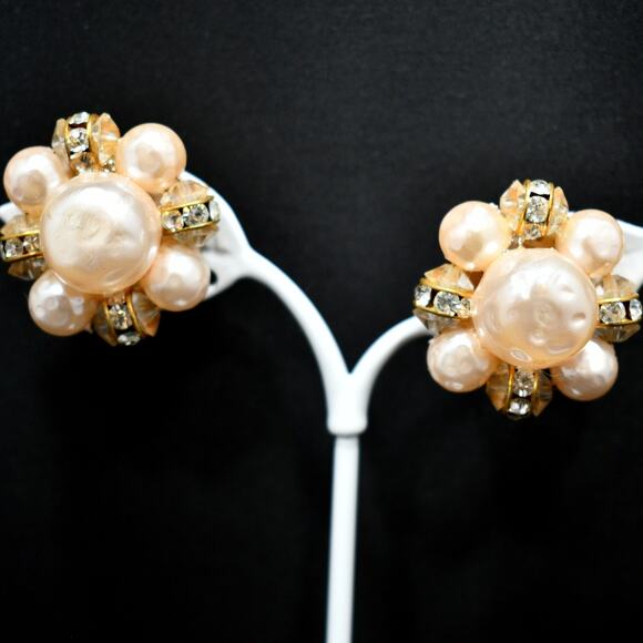 Vintage Lisner Pink Faux Pearl Rhinestone Earrings, Clip-On, Mid-Century, 1950s - Picture 2 of 10